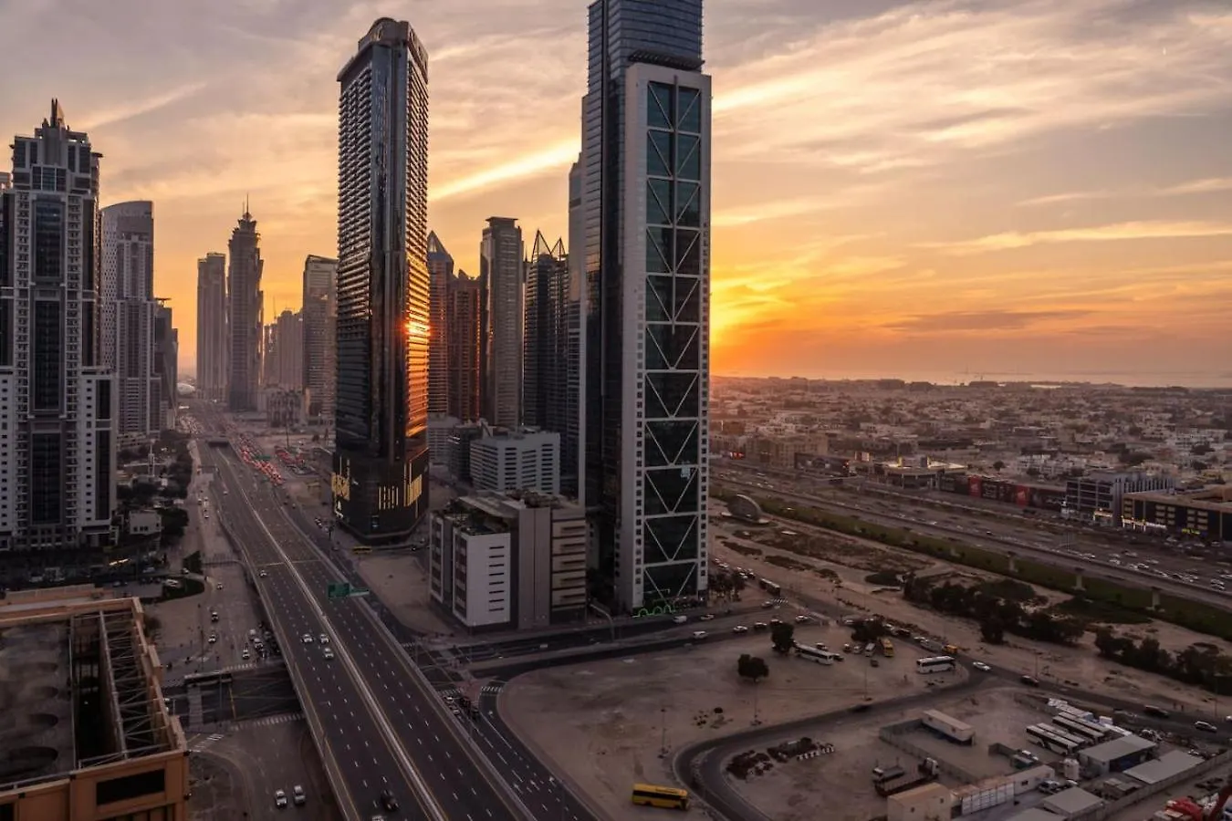 Seraya Residence 8 - 2Bdr - Central Location - Premium Amenities Dubai Förenade Arabemiraten
