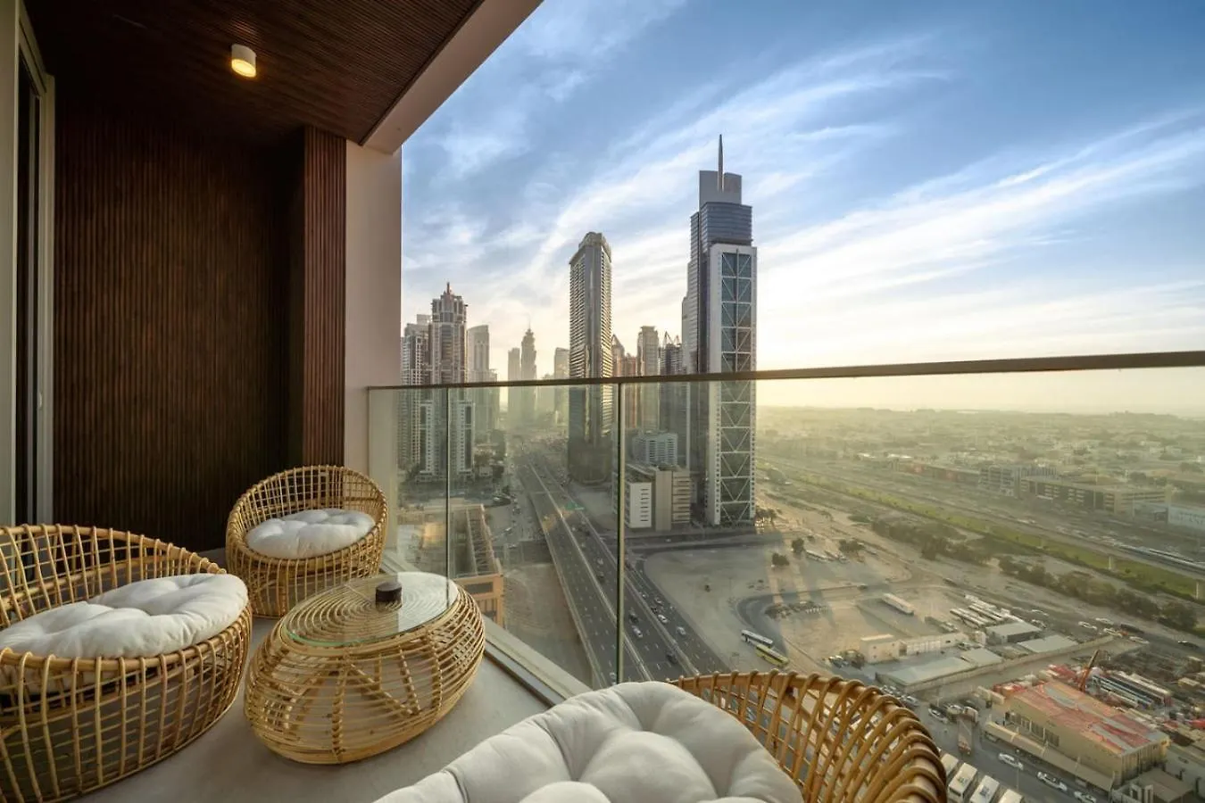 Seraya Residence 8 - 2Bdr - Central Location - Premium Amenities Dubai 0*,  Förenade Arabemiraten