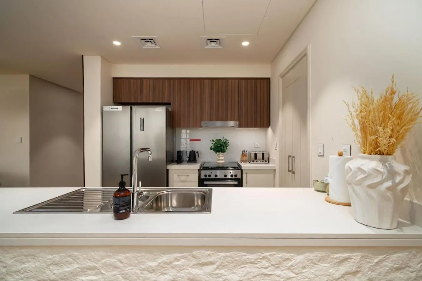 Seraya Residence 8 - 2Bdr - Central Location - Premium Amenities Dubai Förenade Arabemiraten