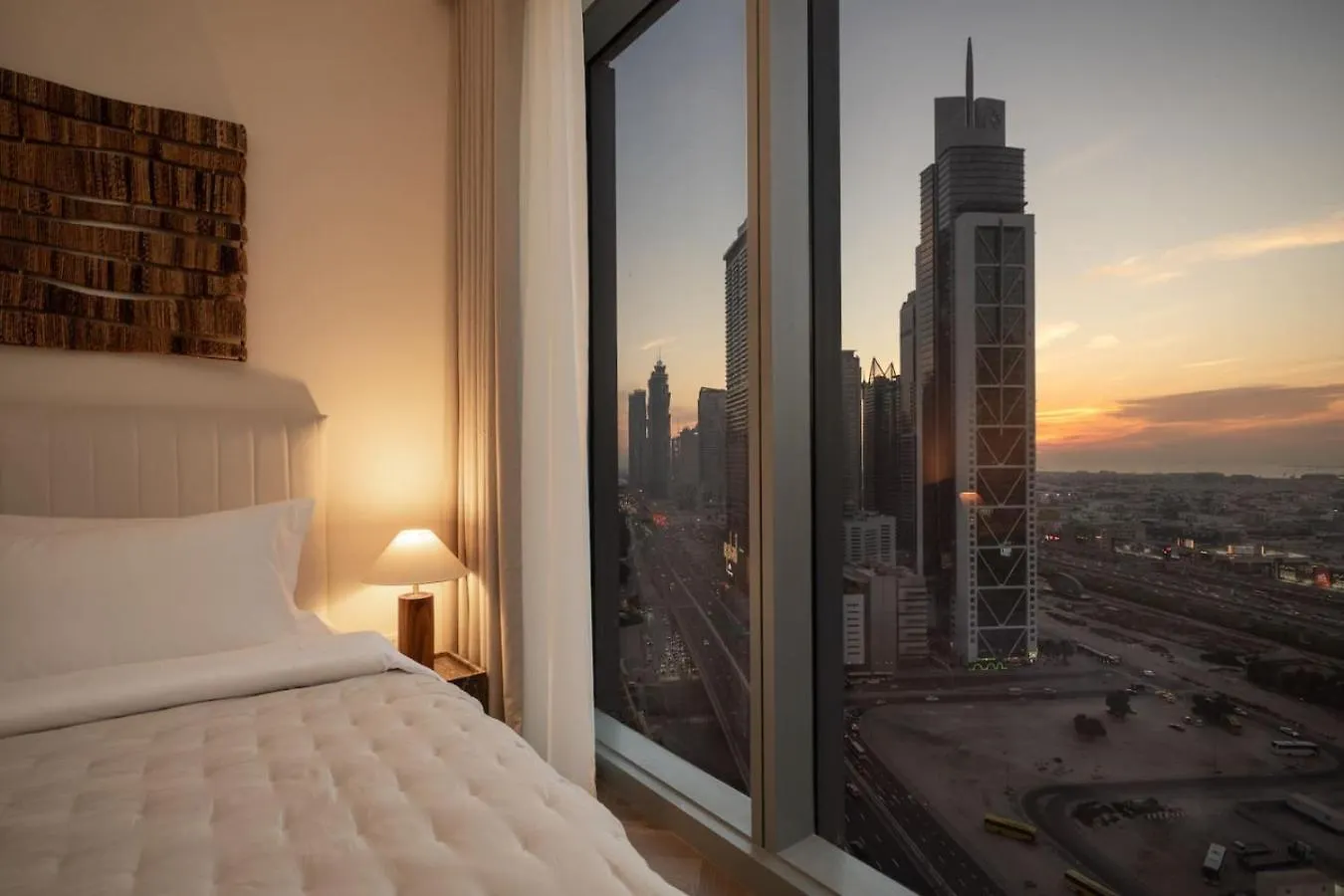 Seraya Residence 8 - 2Bdr - Central Location - Premium Amenities Dubai Förenade Arabemiraten